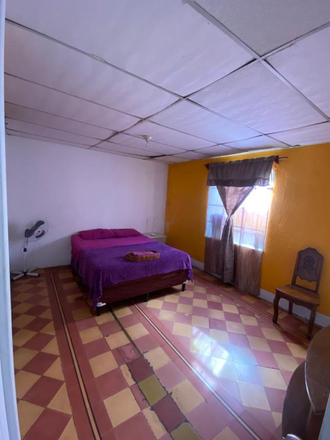 4 Grados Hostel Città del Guatemala Esterno foto